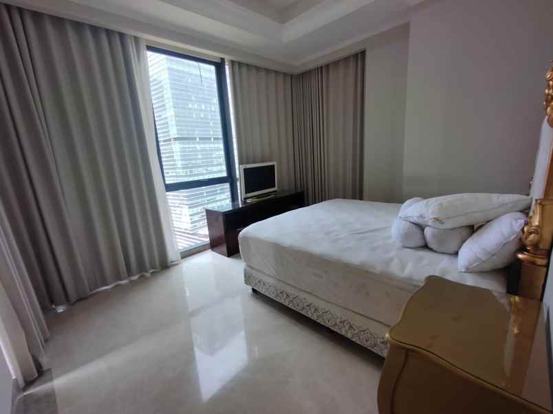 dijual apartemen district 8 unit bagus kosongan