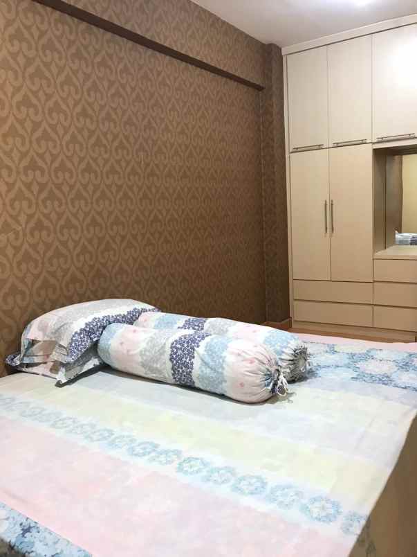 dijual apartemen raya darmo permai iii