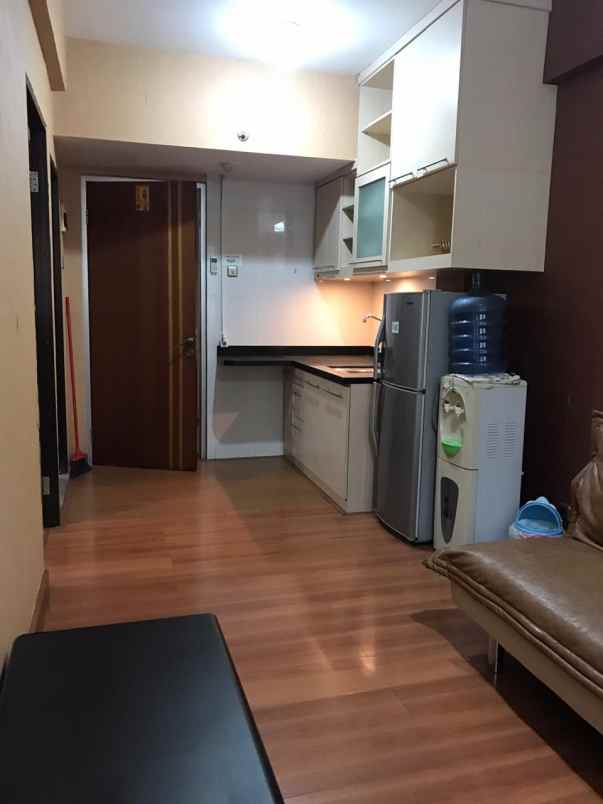 dijual apartemen raya darmo permai iii