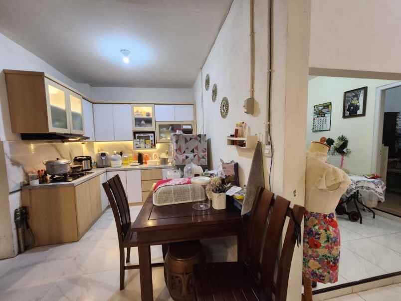 dijual apartemen rungkut barata