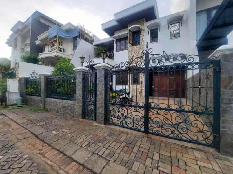 dijual cepat rumah mewah 2 lantai di vila gading indah