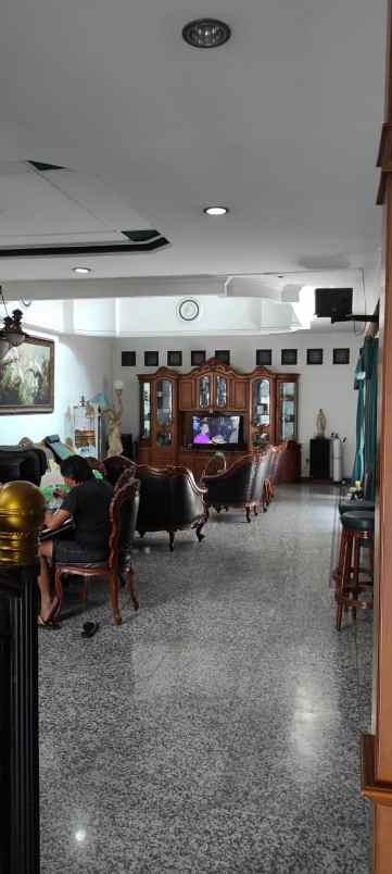 dijual cepat rumah mewah 2 lantai di vila gading indah