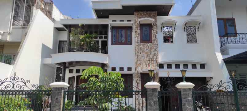 dijual cepat rumah mewah 2 lantai di vila gading indah