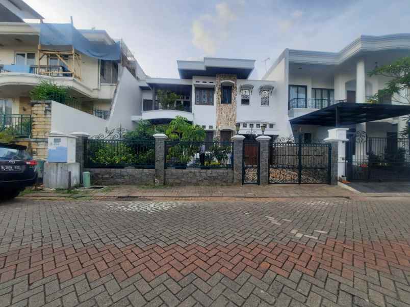 dijual cepat rumah mewah 2 lantai di vila gading indah