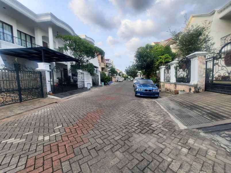 dijual cepat rumah mewah 2 lantai di vila gading indah