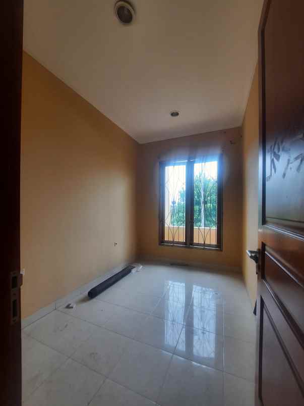 dijual cepat rumah mitra gading villa 2 lantai bagus