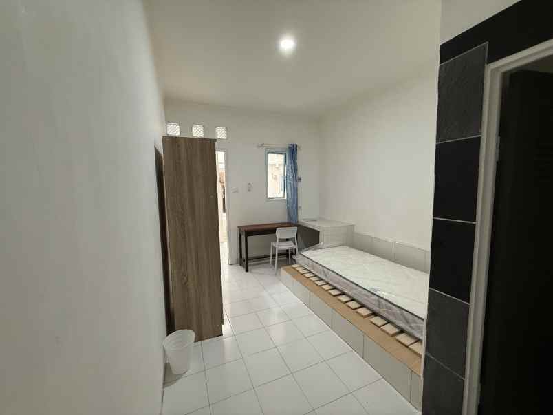 dijual kost jelupang bsd