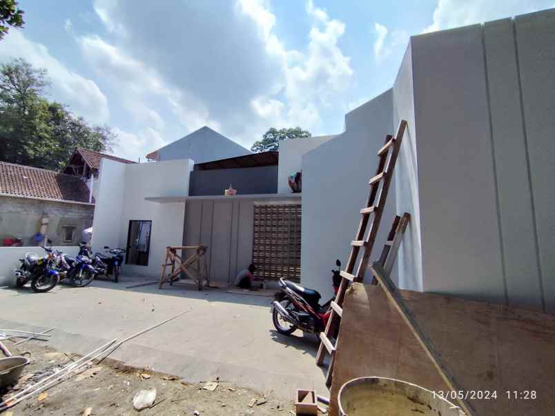 dijual kost jl kaliurang km 13