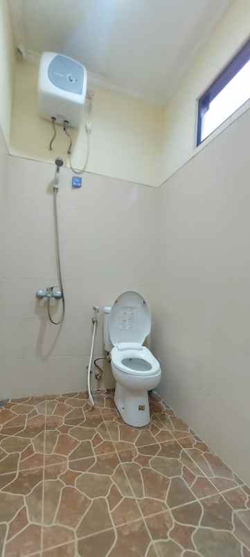 dijual kost jl raya citaringgul