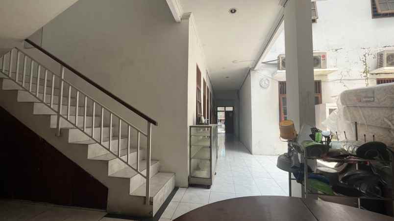 dijual kost jl setia budi kuningan