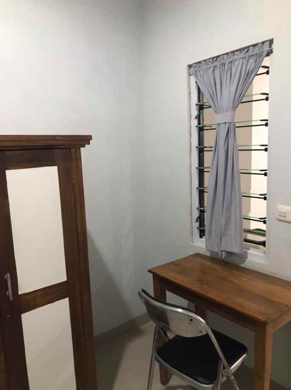 dijual kost2an jln perkici bintaro dekat stan