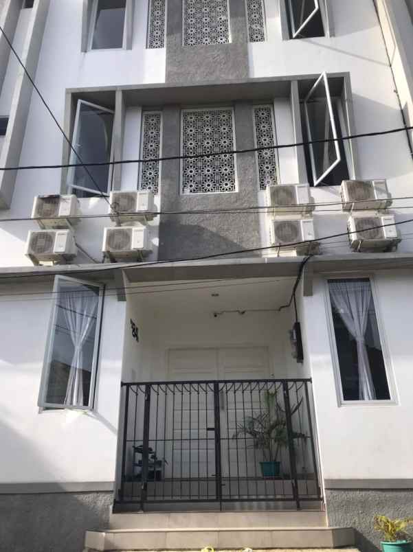 dijual kost2an jln perkici bintaro dekat stan