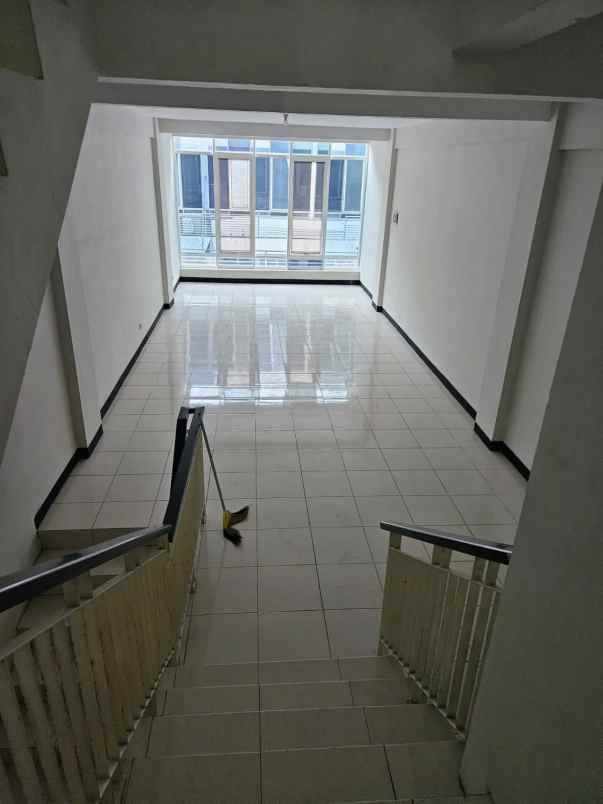 dijual ruko gudang kantor este square