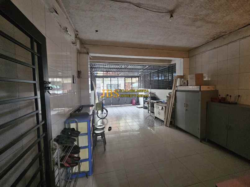 dijual ruko gudang kantor jalan kapten jumhana dekat