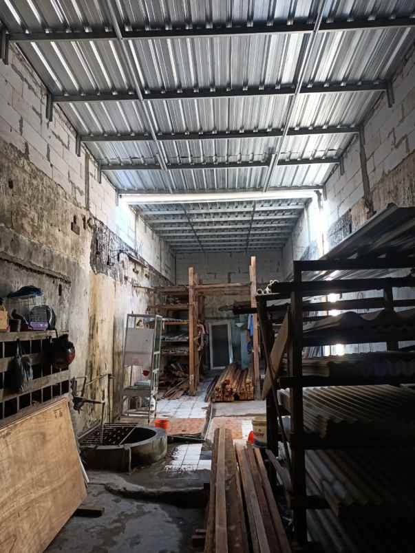 dijual ruko gudang kantor jalan raya mastrip