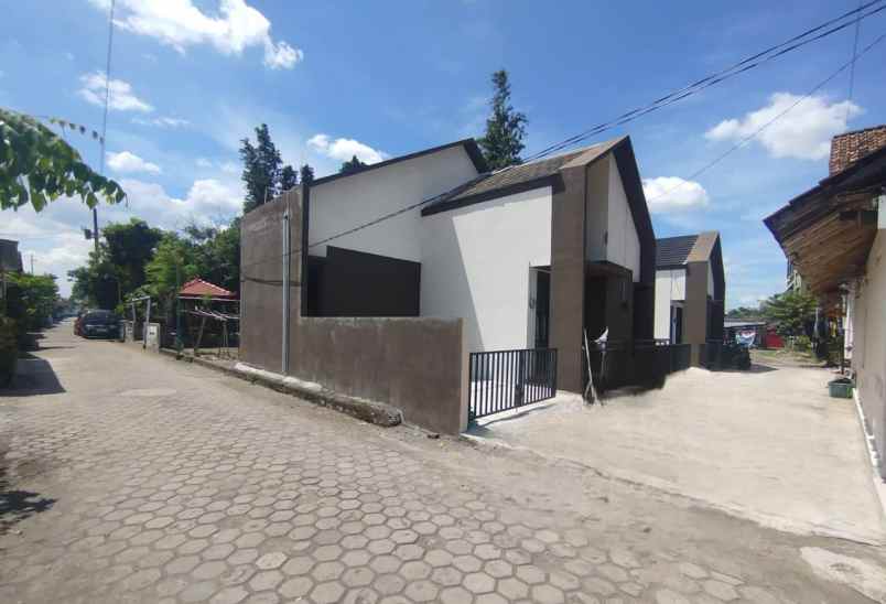 dijual rumah 1 kk kampus pgri