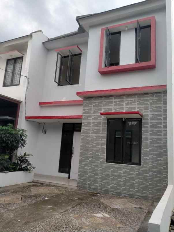 dijual rumah 1 lantai dengan harga 300 jutaan