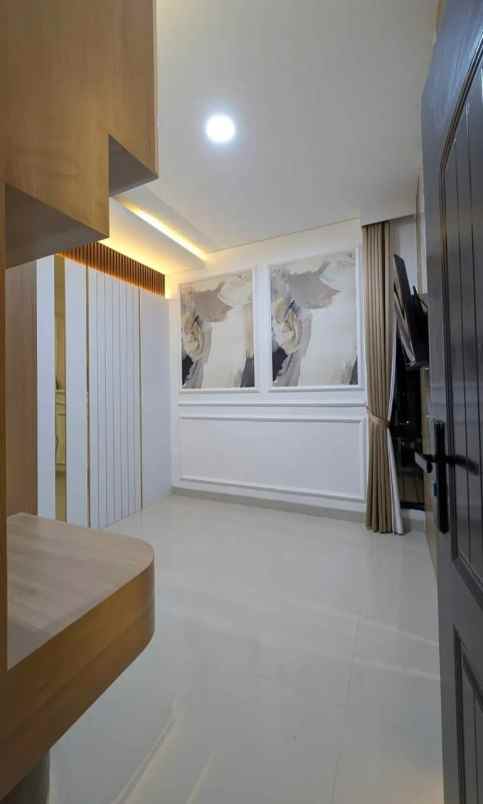 dijual rumah 2 lantai di borobudur manyaran semarang