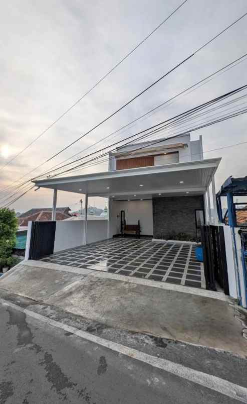 dijual rumah 2 lantai di borobudur manyaran semarang