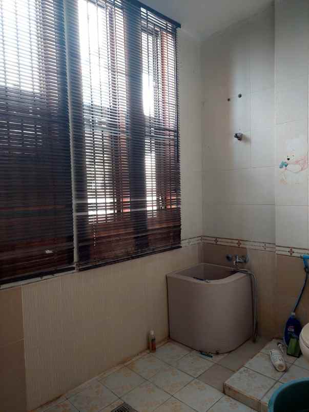 dijual rumah 2 lantai di jl kulim riau hunian cluster