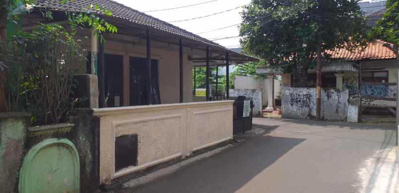 dijual rumah ampera raya