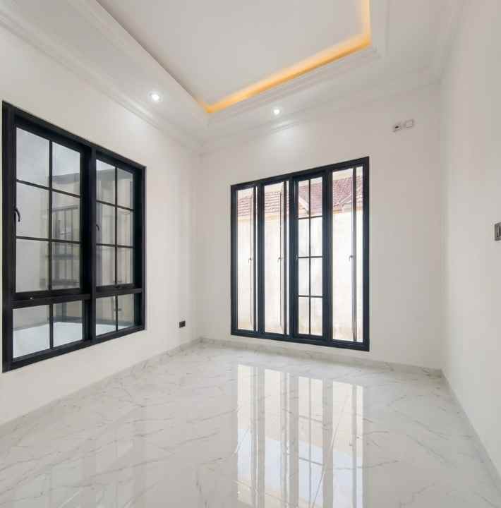 dijual rumah babatan pantai