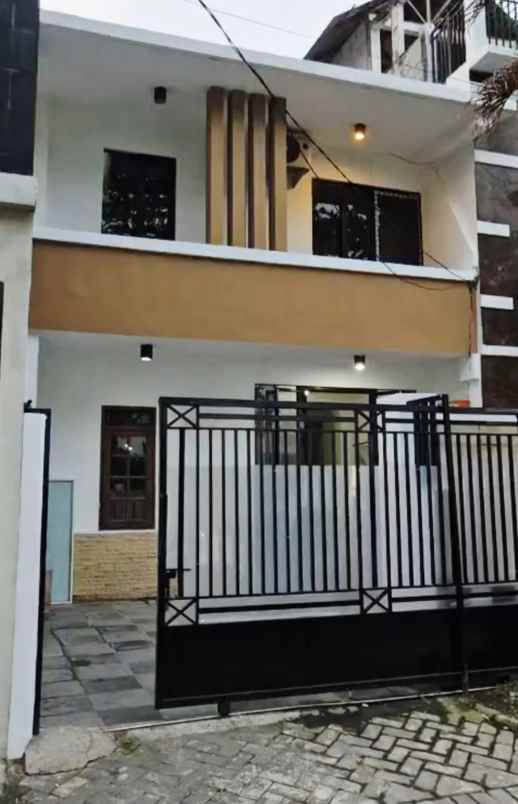dijual rumah babatan pratama