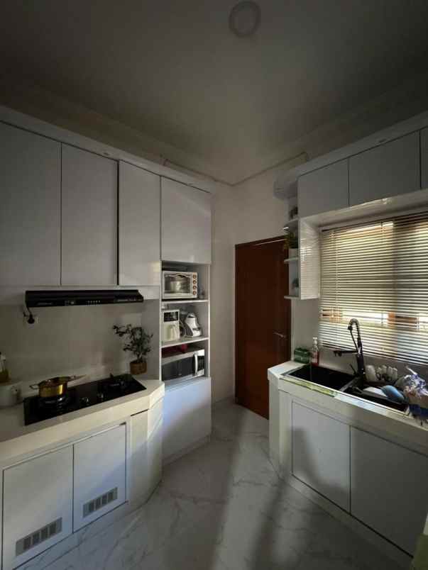 dijual rumah balekembang kramat djati