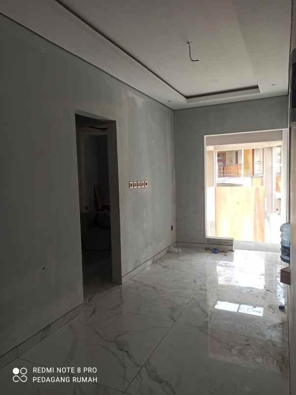 dijual rumah baru 3 5lt kolam renang di rawamagun