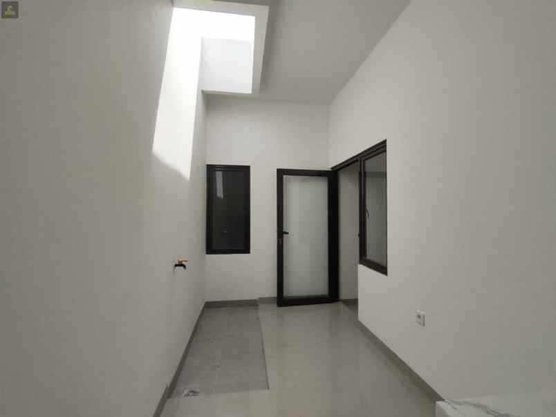 dijual rumah baru babakan setu