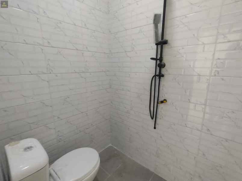 dijual rumah baru babakan setu