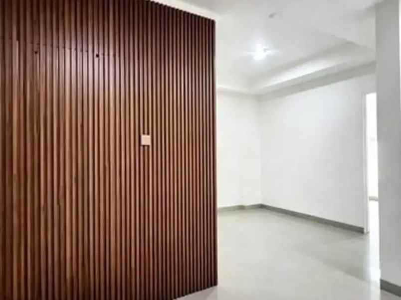 dijual rumah baru di galaxy one gate jalan 2 mobil