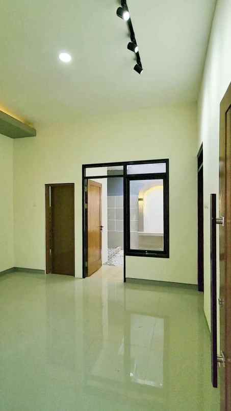 dijual rumah baru lokasi pandanlandung malang