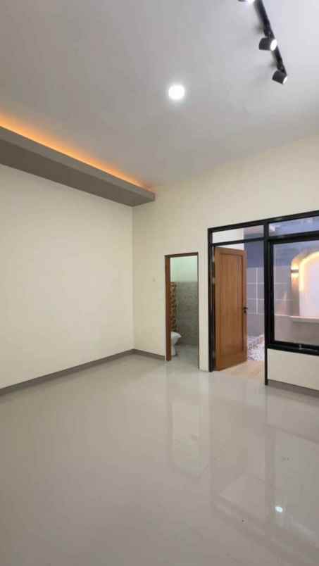 dijual rumah baru lokasi pandanlandung malang