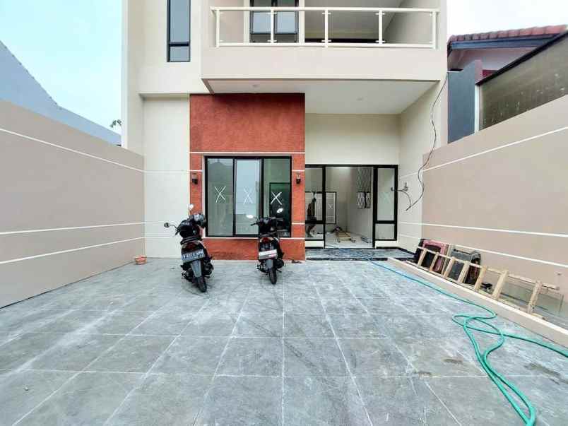 dijual rumah baru modern minimalis di kota malang