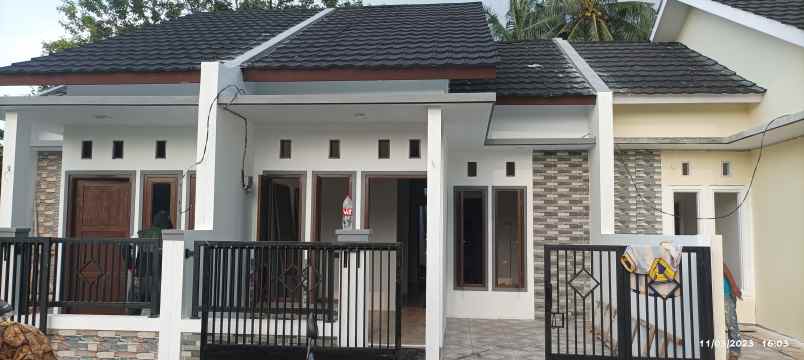 dijual rumah baru siap huni