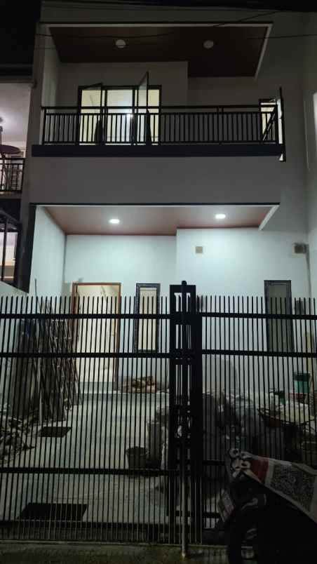 dijual rumah belakang mall kelapa gading
