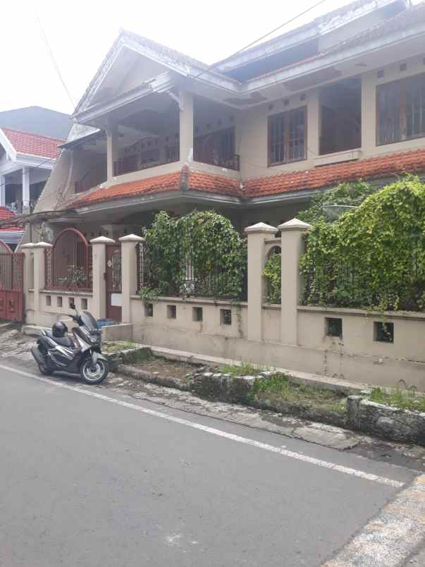 dijual rumah bendungan sengguruh