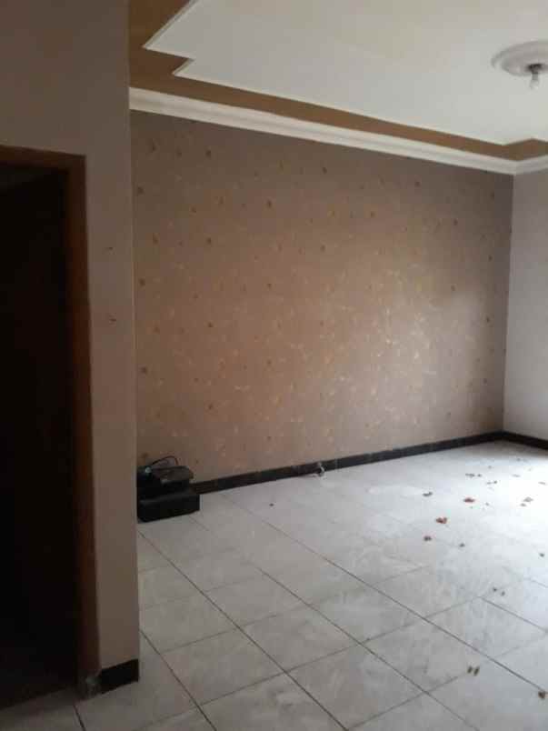 dijual rumah bendungan sengguruh