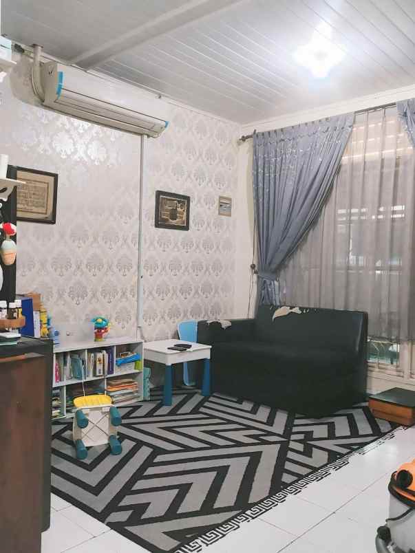 dijual rumah bintaro sektor 9