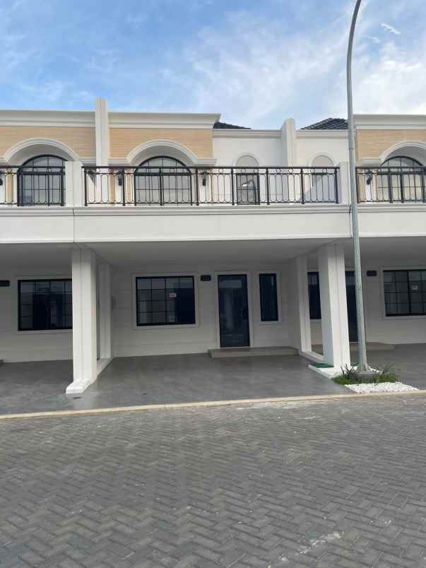 dijual rumah bukit nirmala pik2