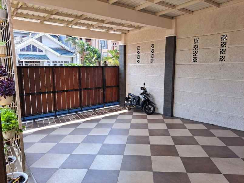 dijual rumah bumi bintaro