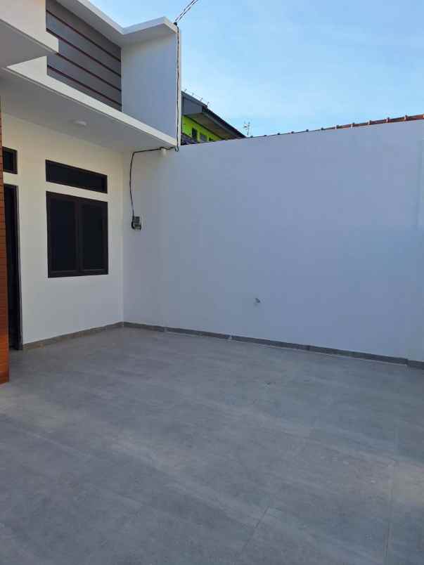 dijual rumah bumi rinjani mustikajaya