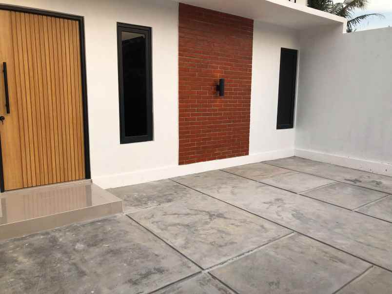 dijual rumah caturharjo