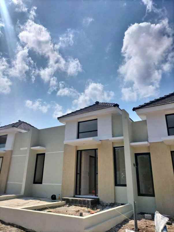 dijual rumah cemorokandang