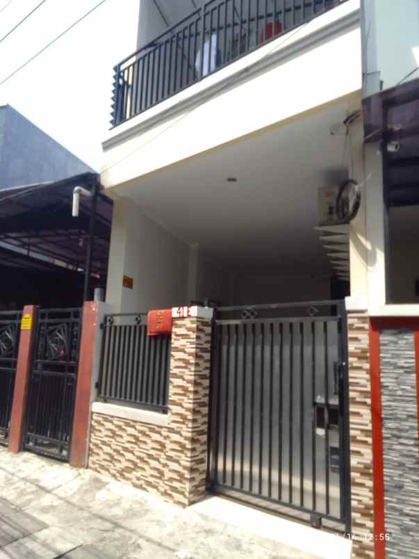 dijual rumah cempaka baru kemayoran