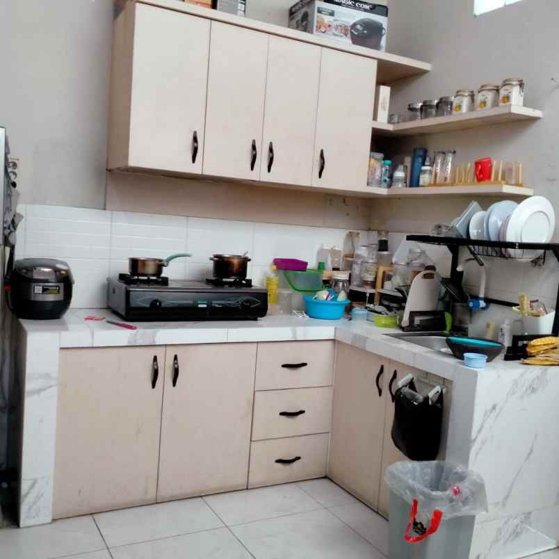 dijual rumah ciganitri