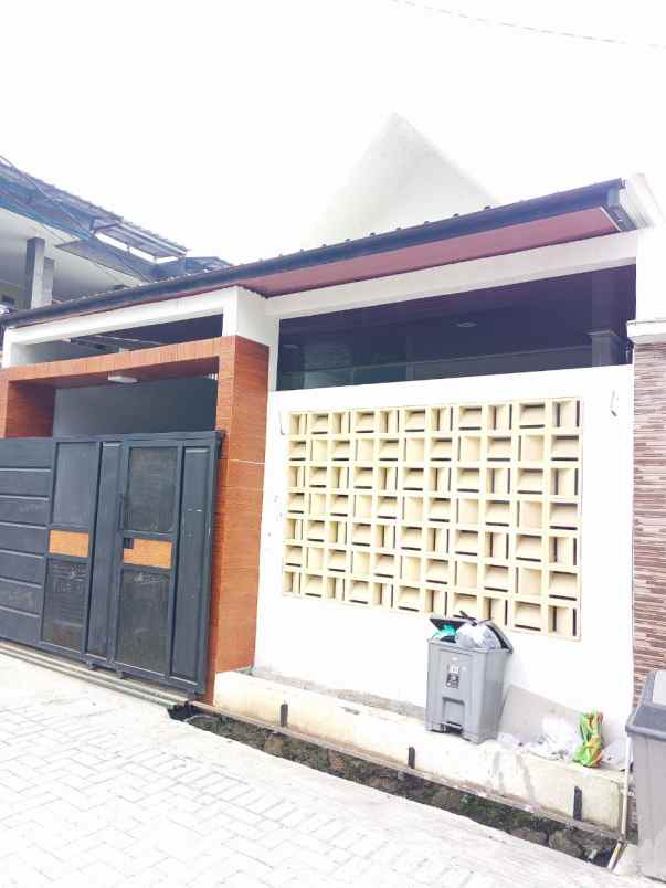 dijual rumah cikepuh