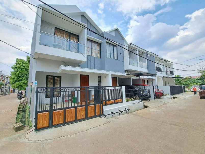 dijual rumah cilangkap