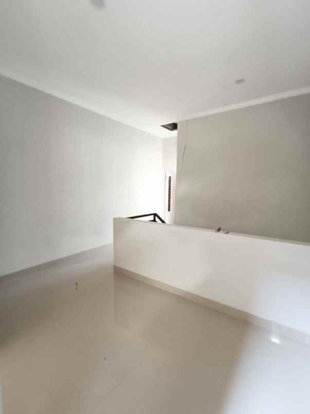 dijual rumah cilangkap